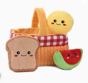 Peluche interactive panier de pique-nique